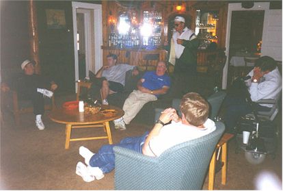 spiderlakelodge.jpg (23847 bytes)